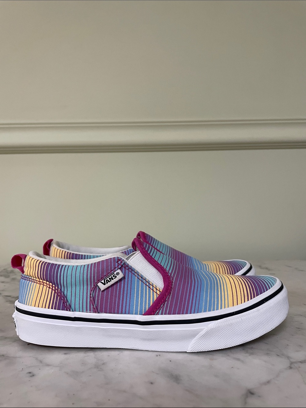 Vans Kids Asher Slip-On Sneakers - Missy Size 3.5